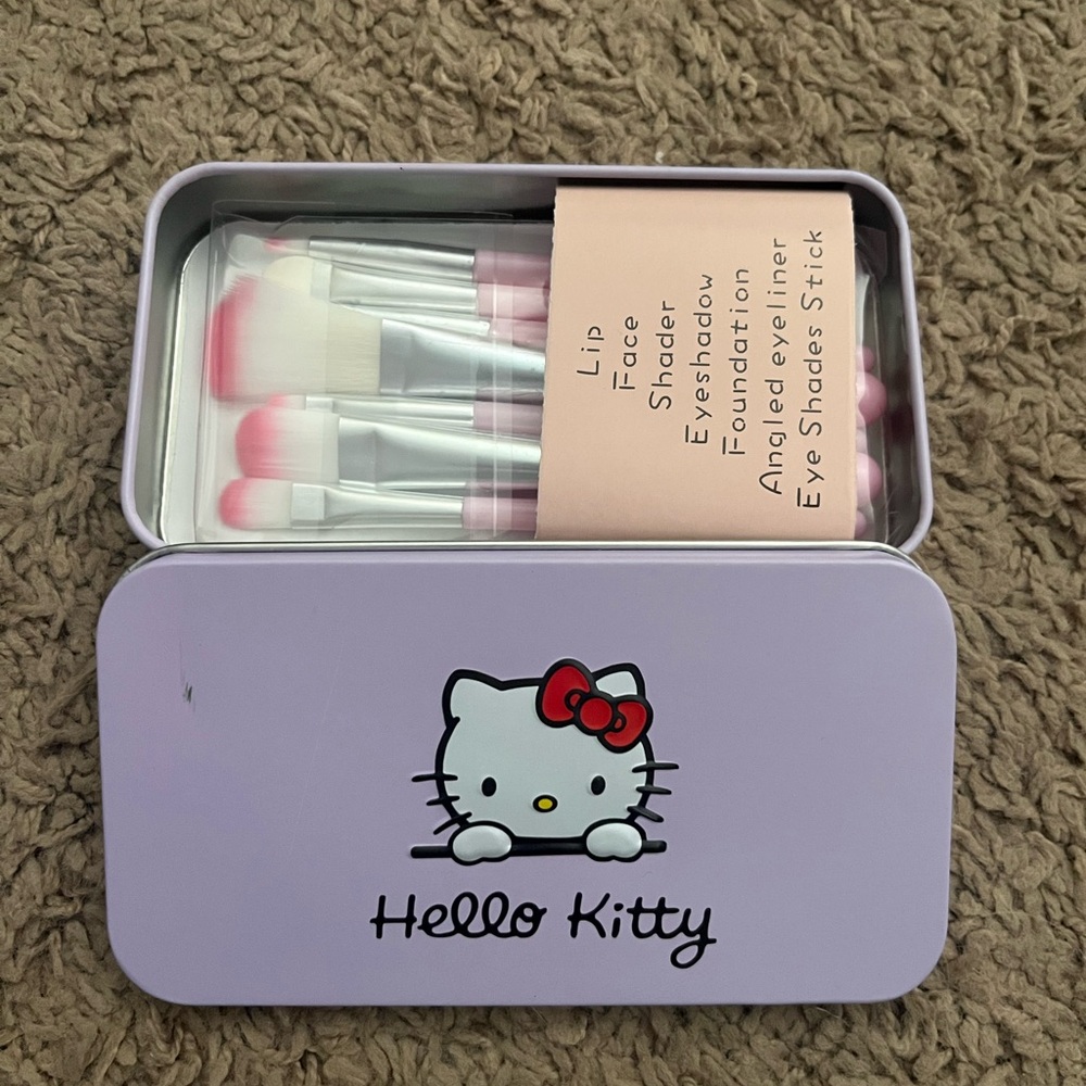 Hello Kitty Makeup Brush Set